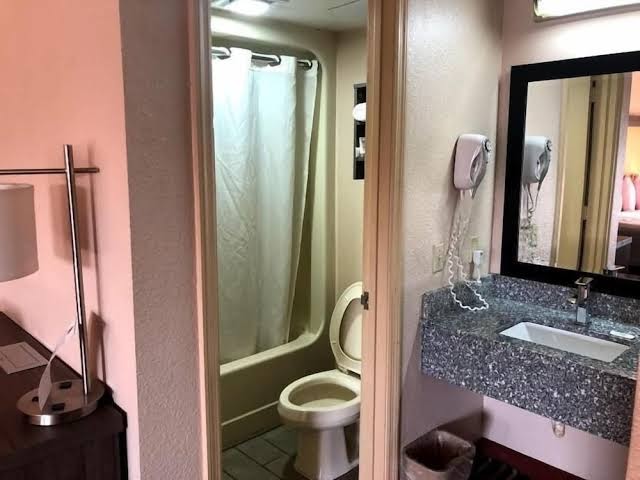 Legacy Inn Sumner photo 3