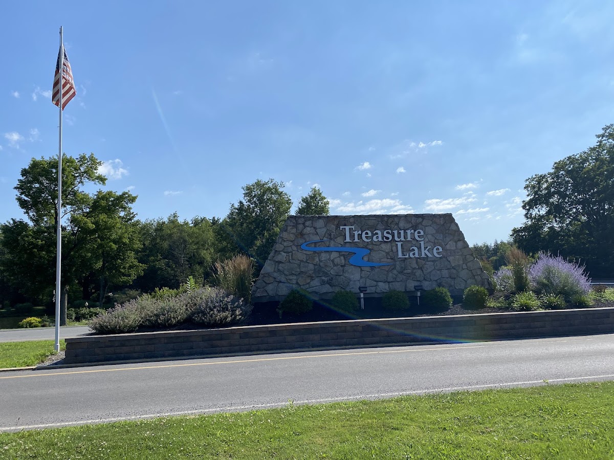 Silverwoods and Wolf Run Manor at Treasure Lake