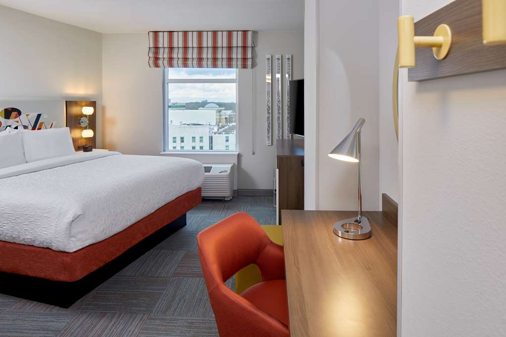 Hampton Inn & Suites Atlanta Midtown photo 2