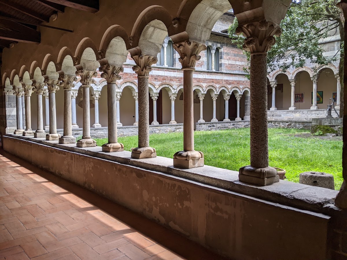 Abbazia Cistercense di Santa Maria di Piona