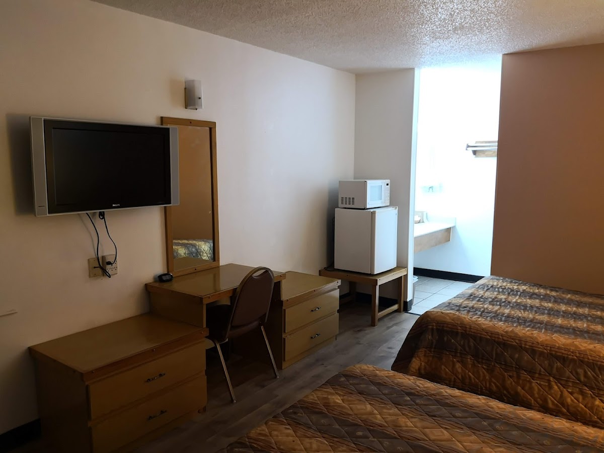 Hunter House Inn & Suites