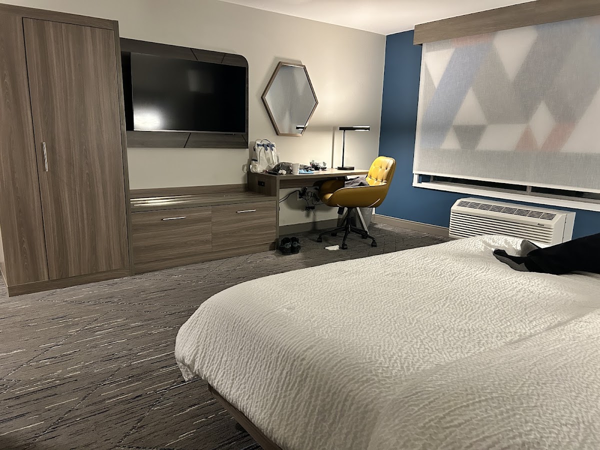 Holiday Inn Express & Suites Chicago Oak Forest