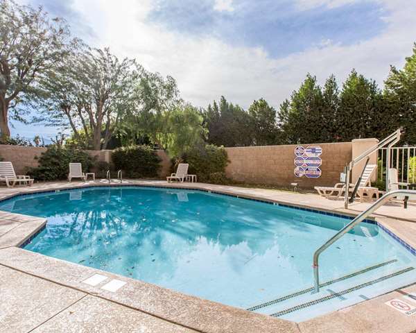 Comfort Suites Palm Desert I-10 photo 3