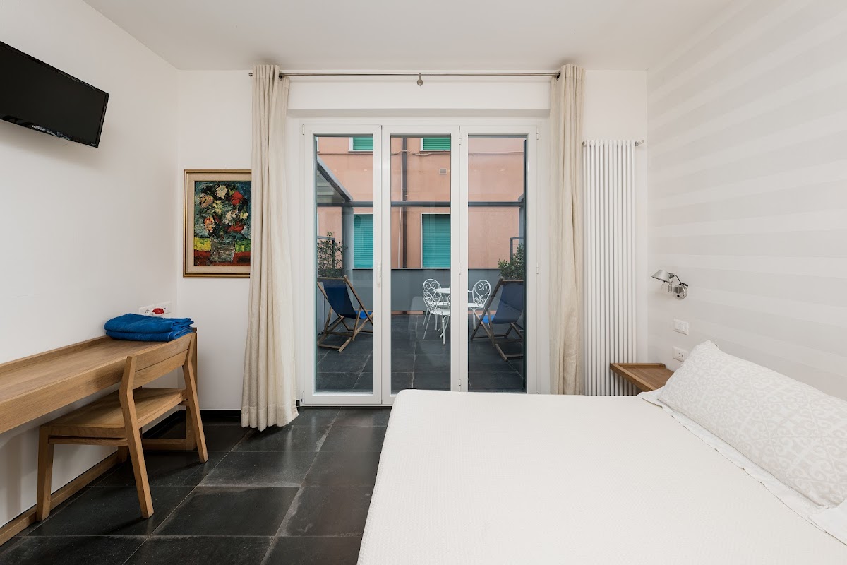 Room 9
