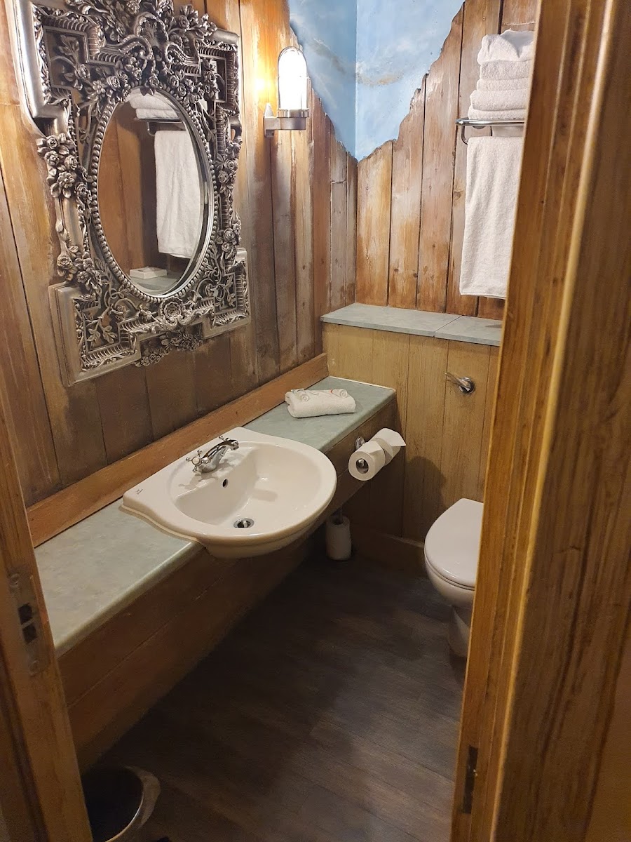 Splash Landings Hotel photo 3