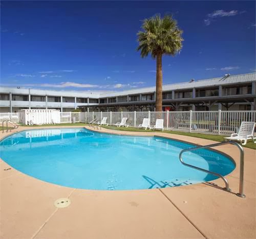 E-Z 8 Motel Phoenix photo 3
