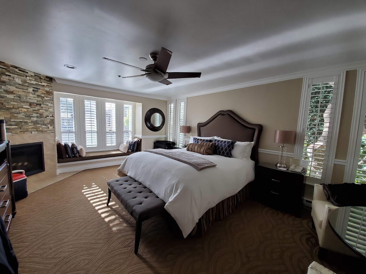 Carriage House Inn photo 2