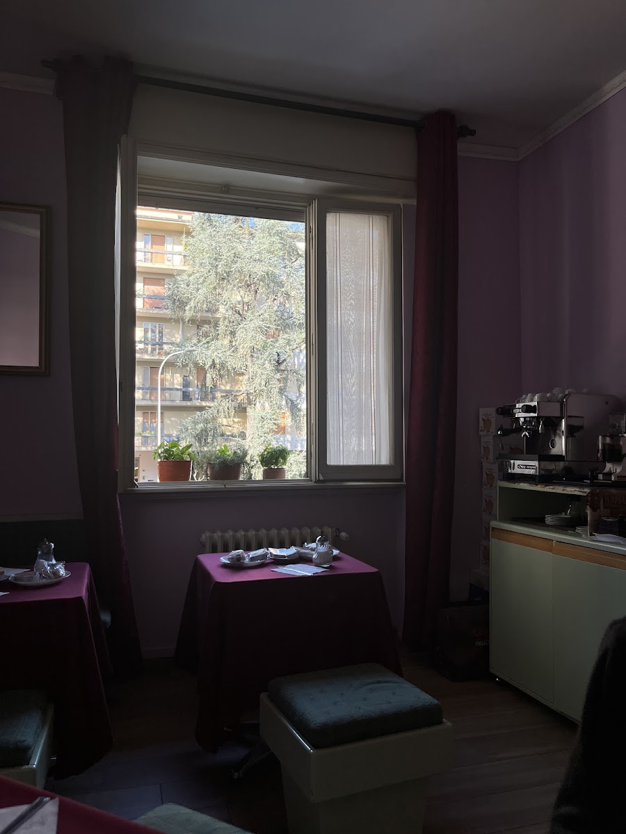 Room 8