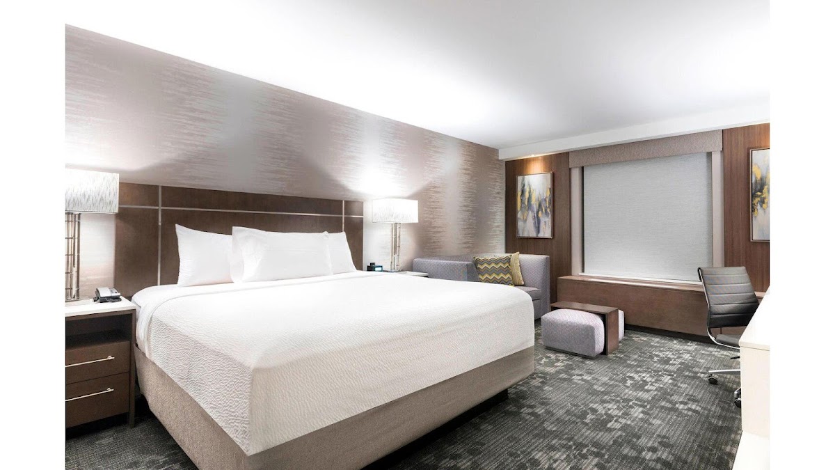 Courtyard by Marriott Edgewater NYC Area photo 2