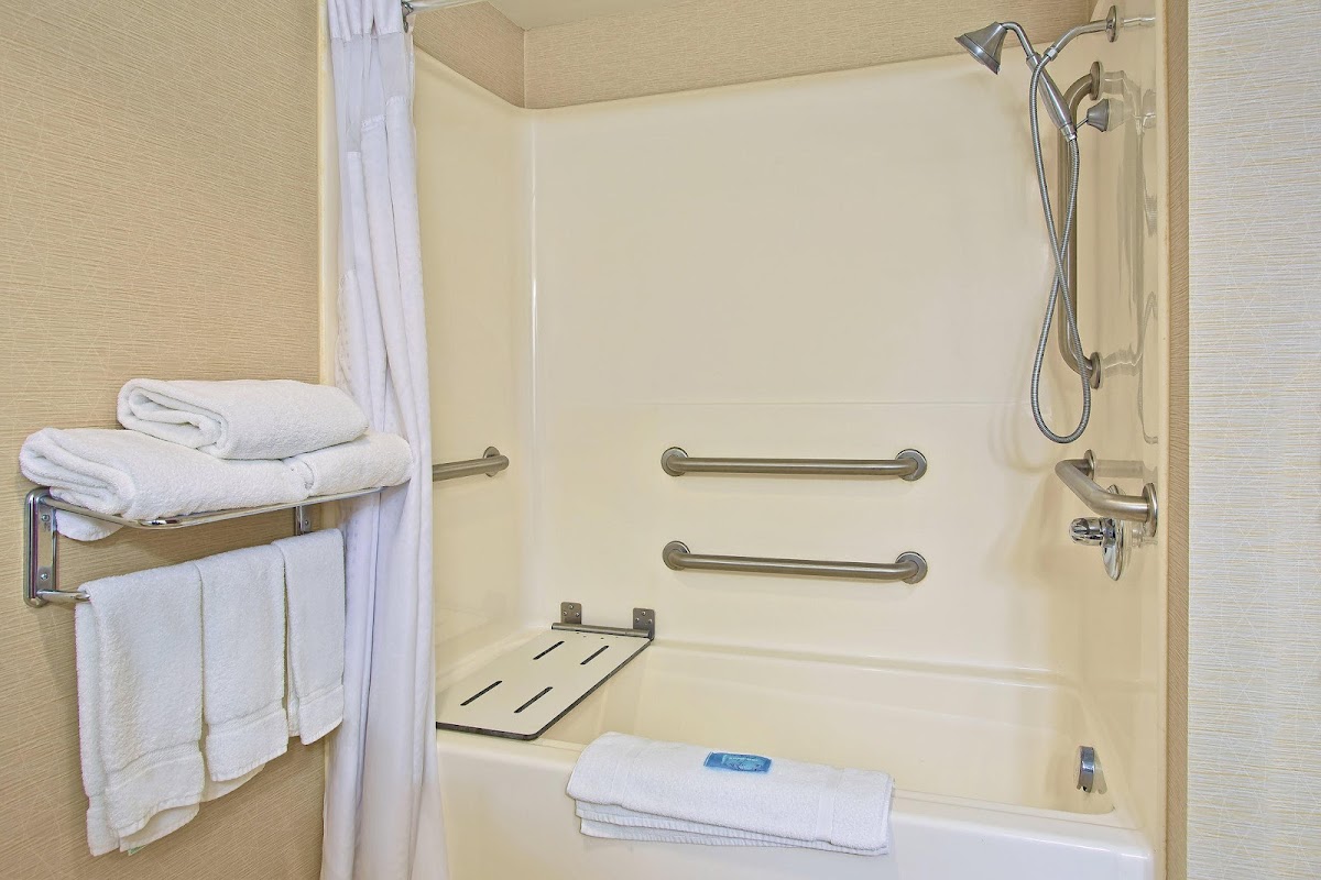 Holiday Inn Express & Suites Pittsburgh West Mifflin by IHG photo 3