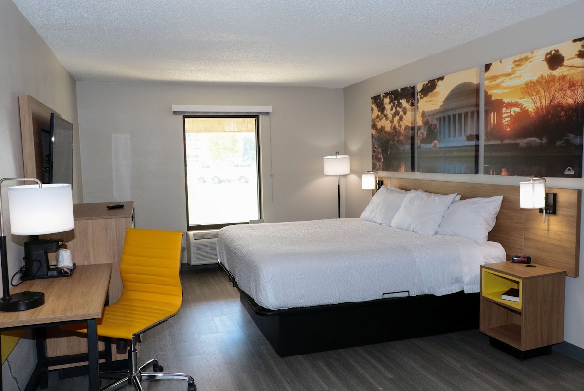 Days Inn by Wyndham Farmville photo 2