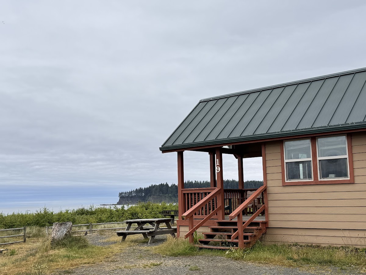 Hobuck Beach Resort - South Cabins