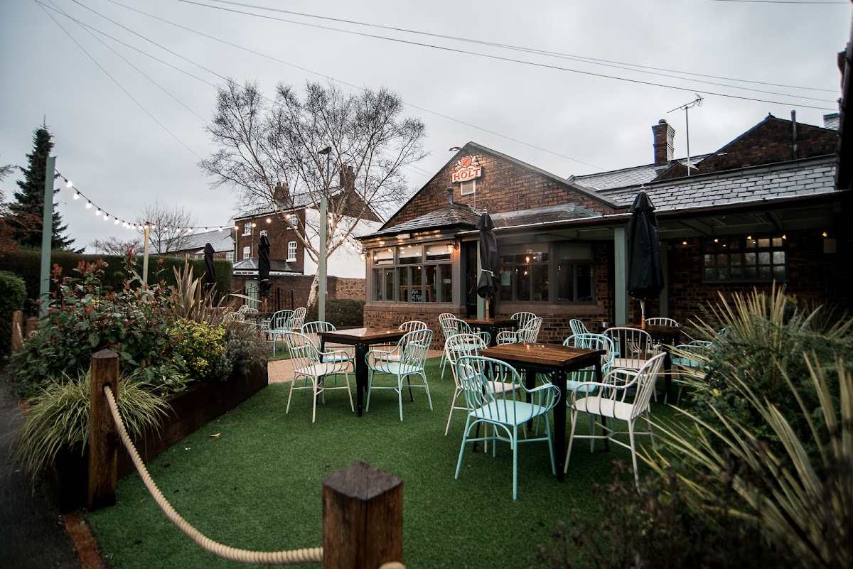 Cat & Lion Country Hotel