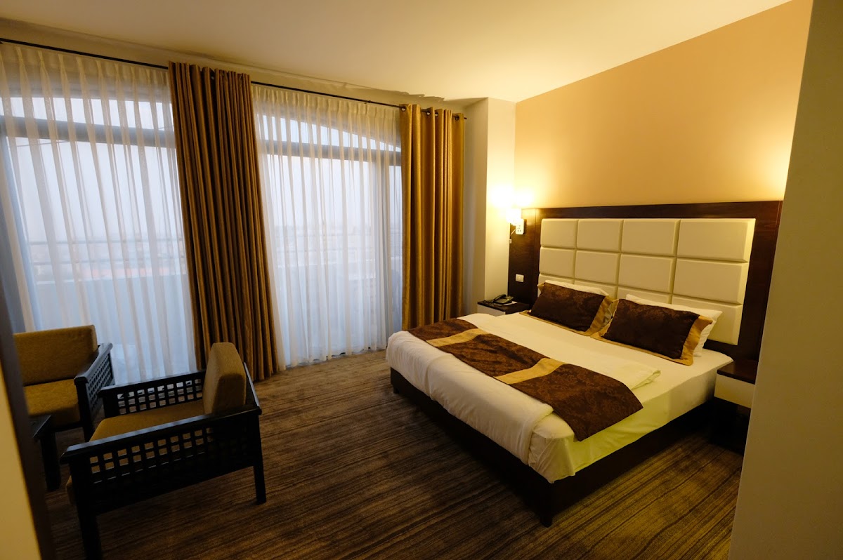 Ambassador City Hotel photo 2