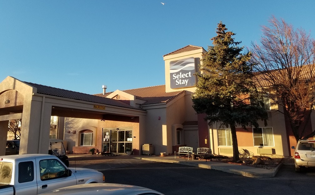 Select Stay Hotel