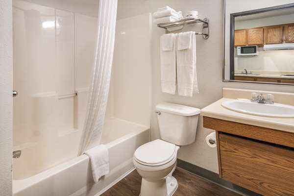 WoodSpring Suites Denton photo 3