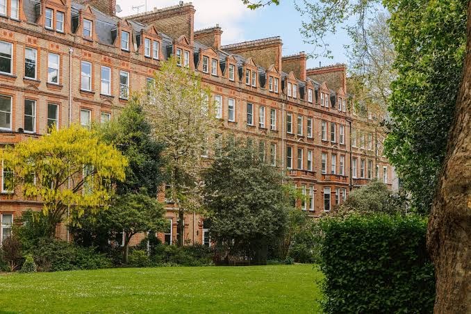 The Gilbert Hotel Kensington, Sonder
