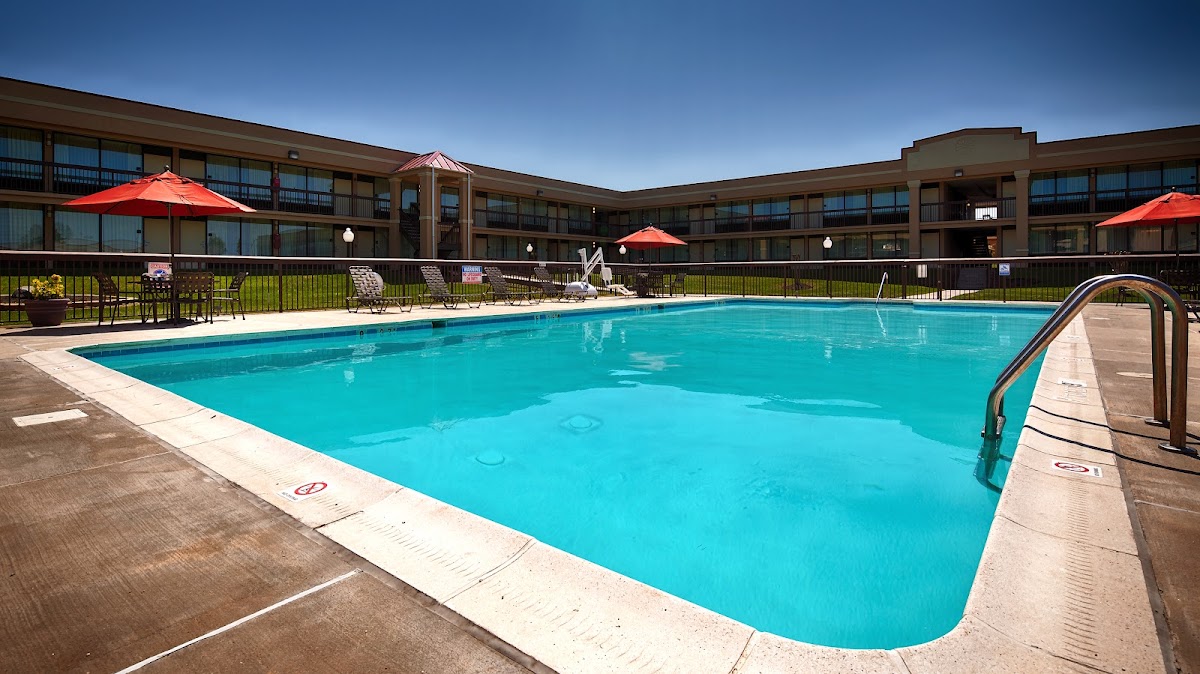 Days Inn & Baymont Inn photo 3