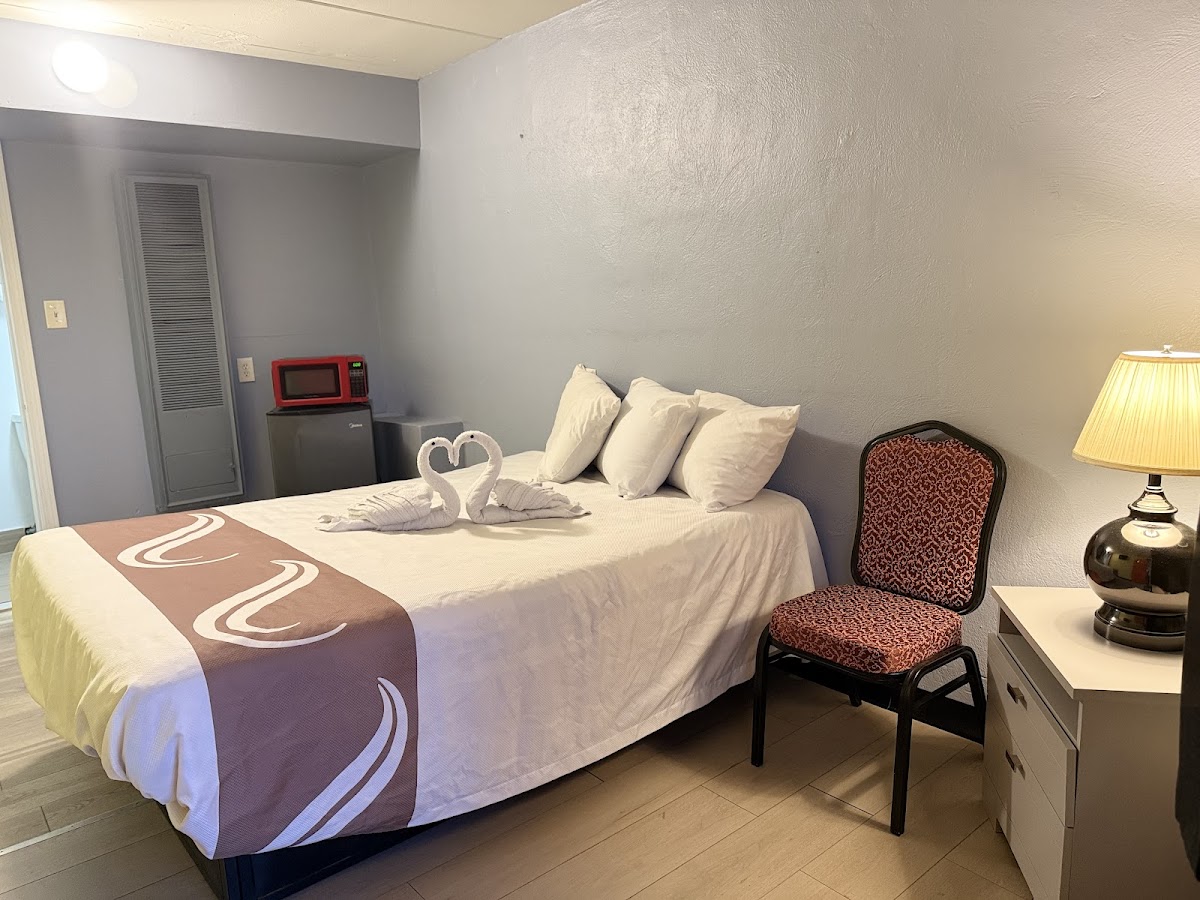 Select Inns-Warren