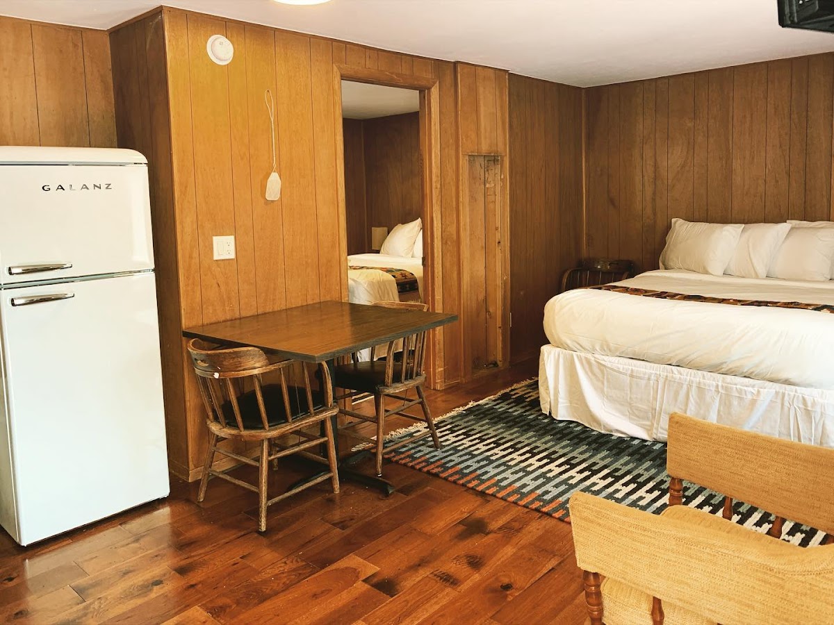 Bushwhack Lodge photo 3