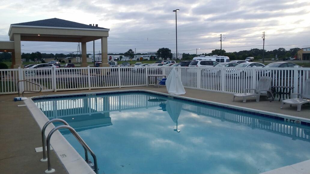 Rutledge Inn and Suites photo 2