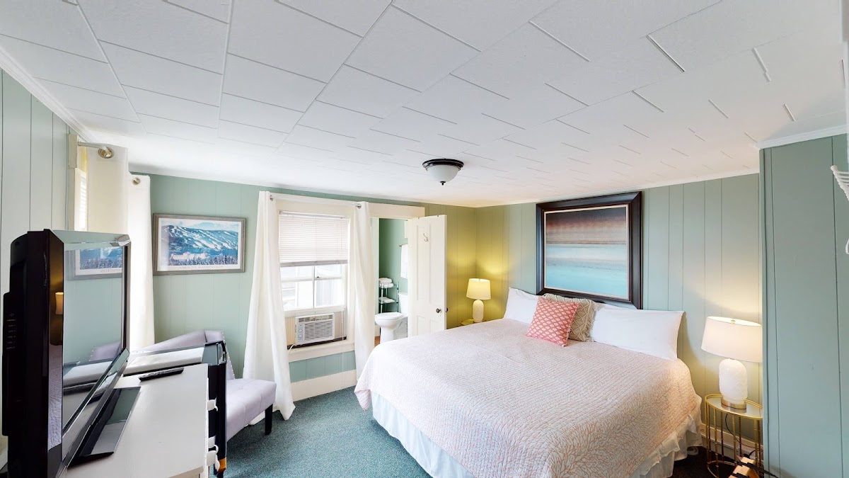 The Lakeview Inn & Cottages