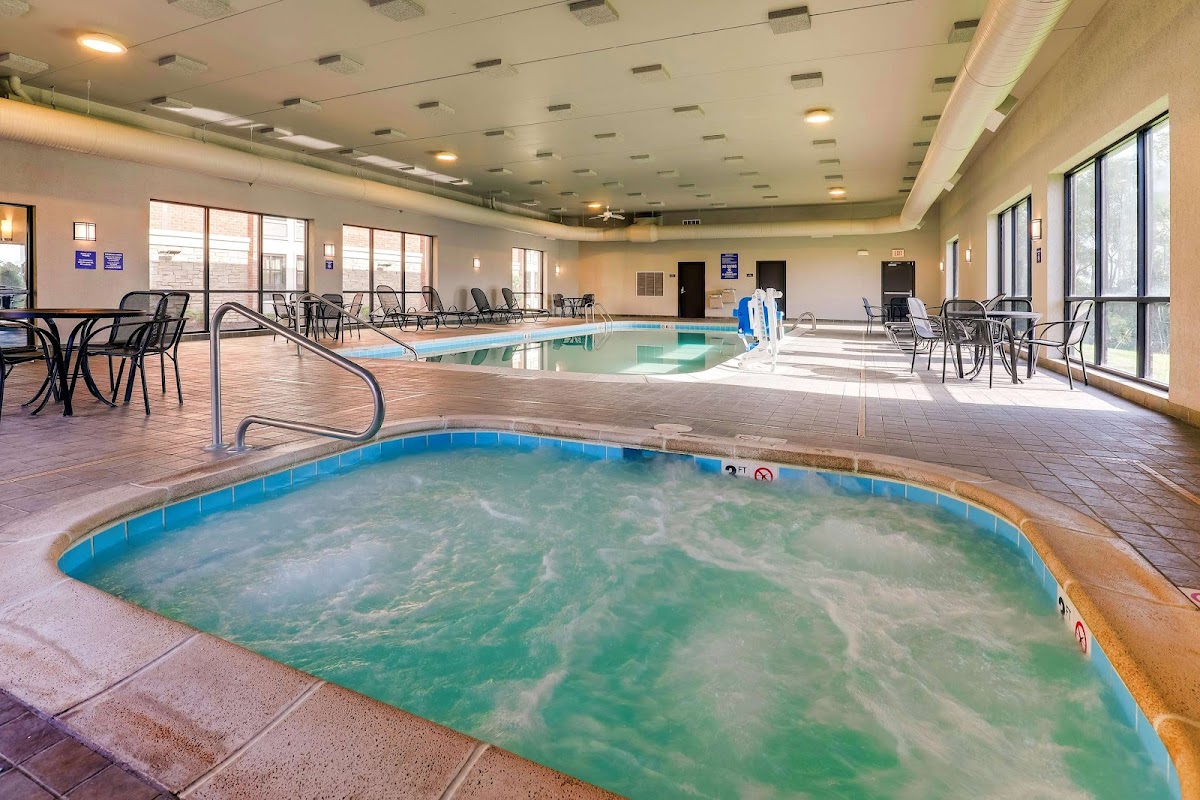 Drury Inn & Suites St. Joseph photo 3