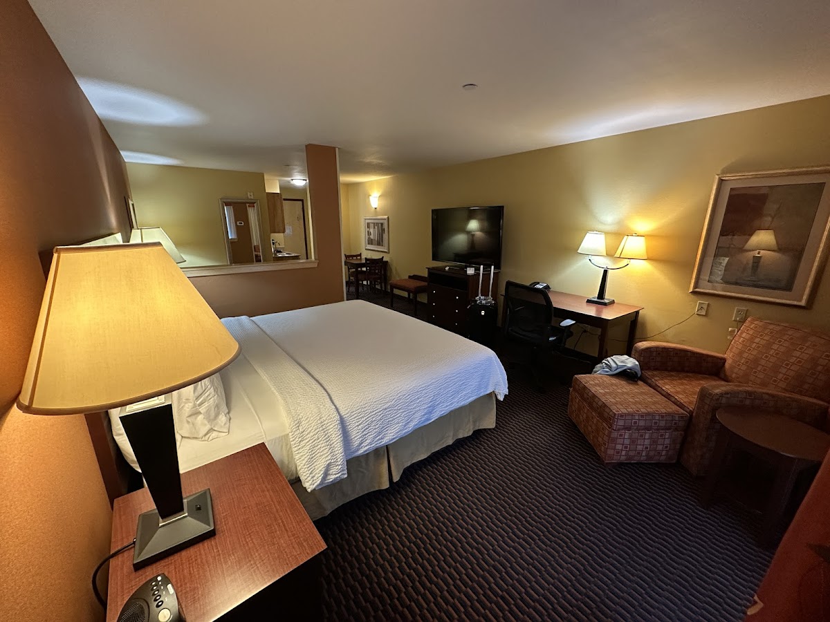 Holiday Inn Express & Suites Richland, an IHG Hotel photo 2