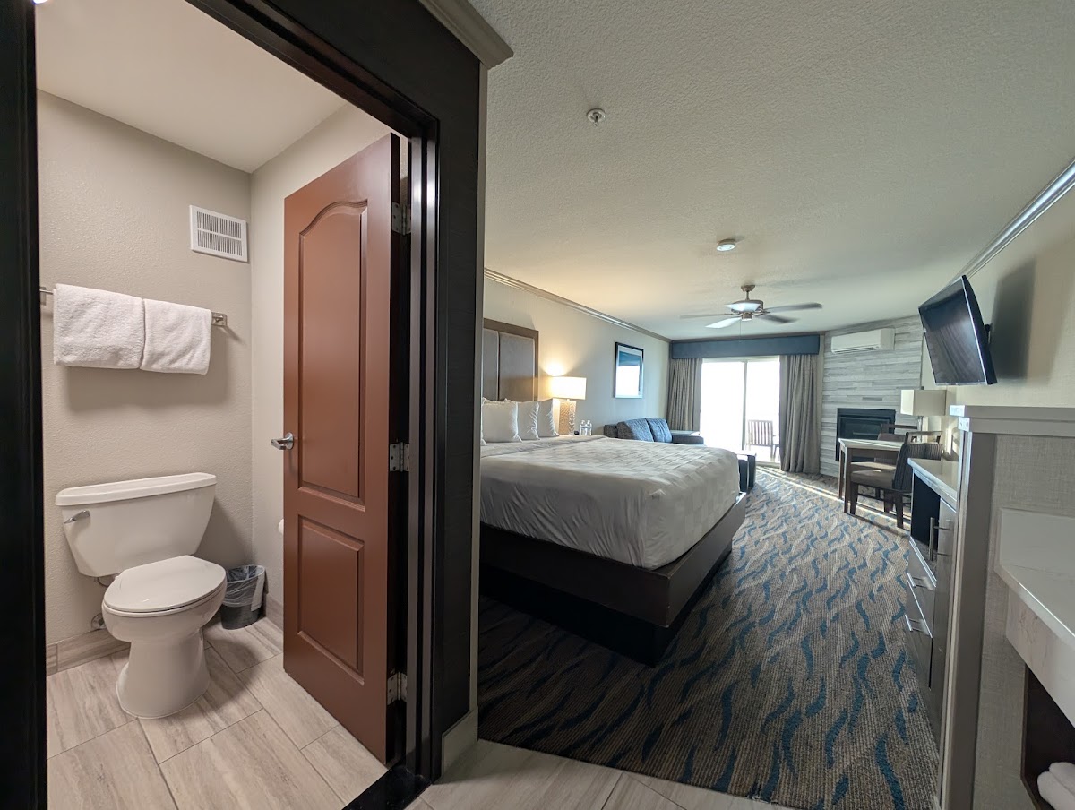 Elizabeth Oceanfront Suites photo 2