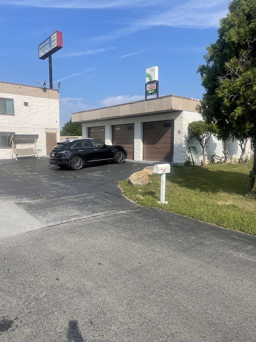 Country Host Motel