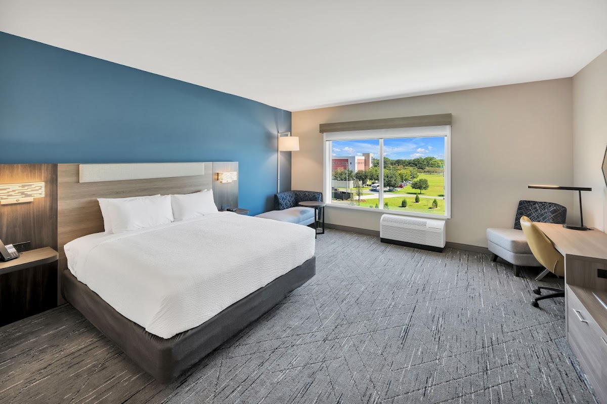 Holiday Inn Express & Suites Fort Walton Beach - Eglin Area by IHG photo 2