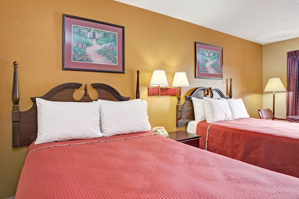 Travelodge by Wyndham Forest Park Atlanta South photo 2