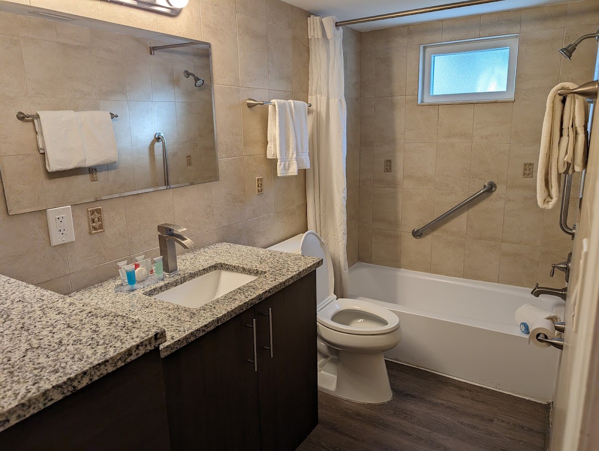Hibiscus Suites photo 3