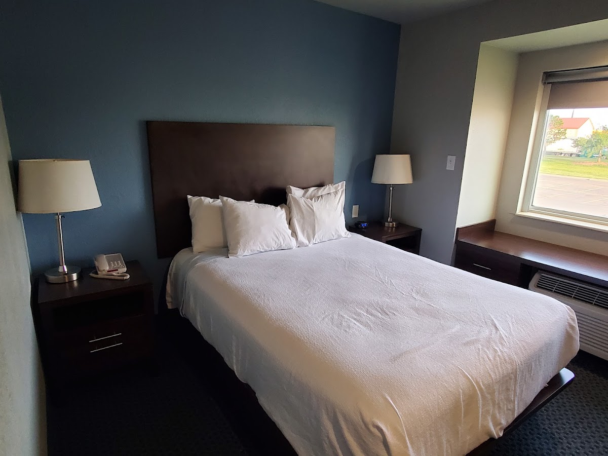 Sugar Creek Inn & Suites