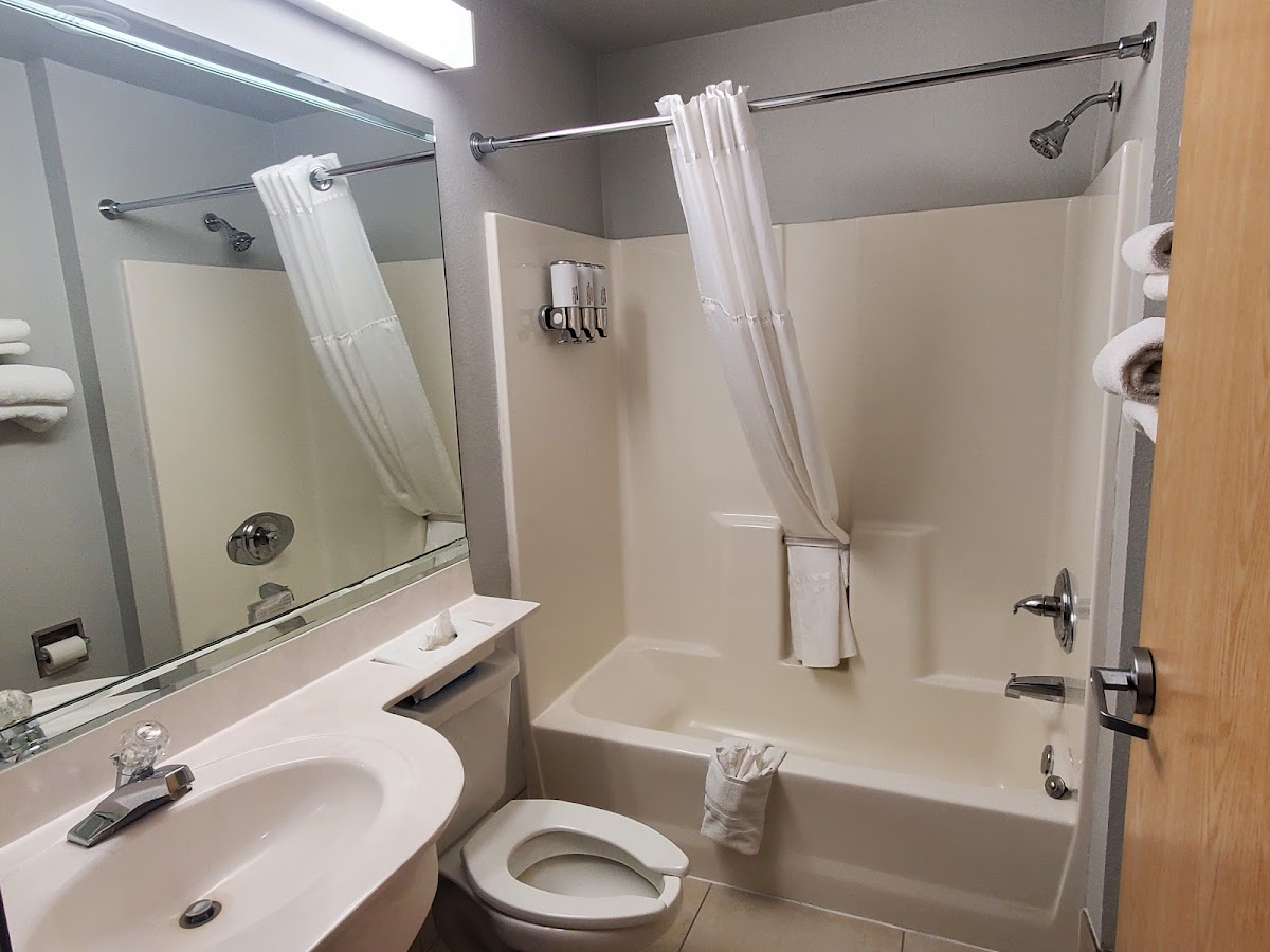 Sugar Creek Inn & Suites photo 2