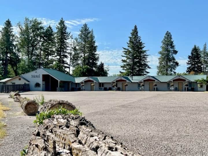 Glacier Inn Motel