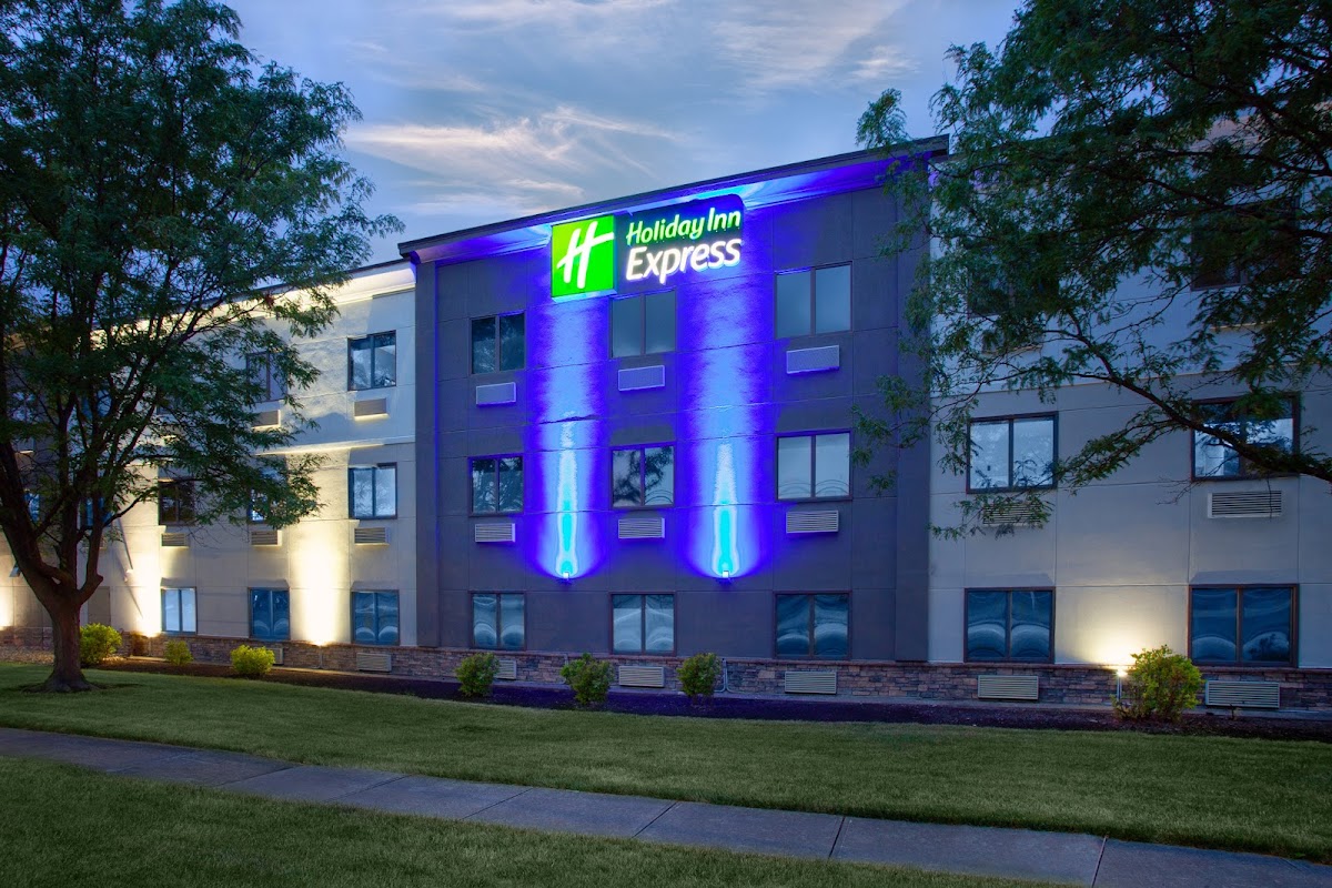 Holiday Inn Express Cleveland Airport - Brook Park by IHG