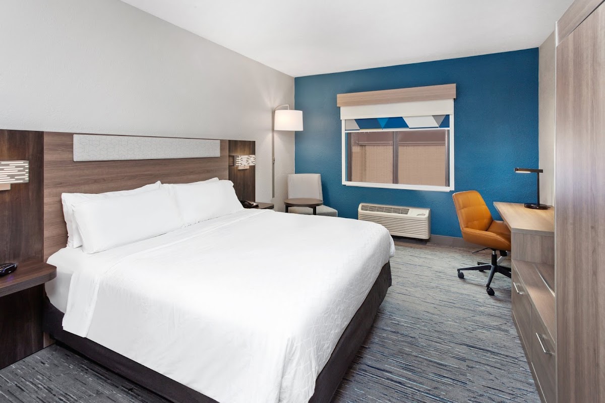 Holiday Inn Express Cleveland Airport - Brook Park by IHG photo 2