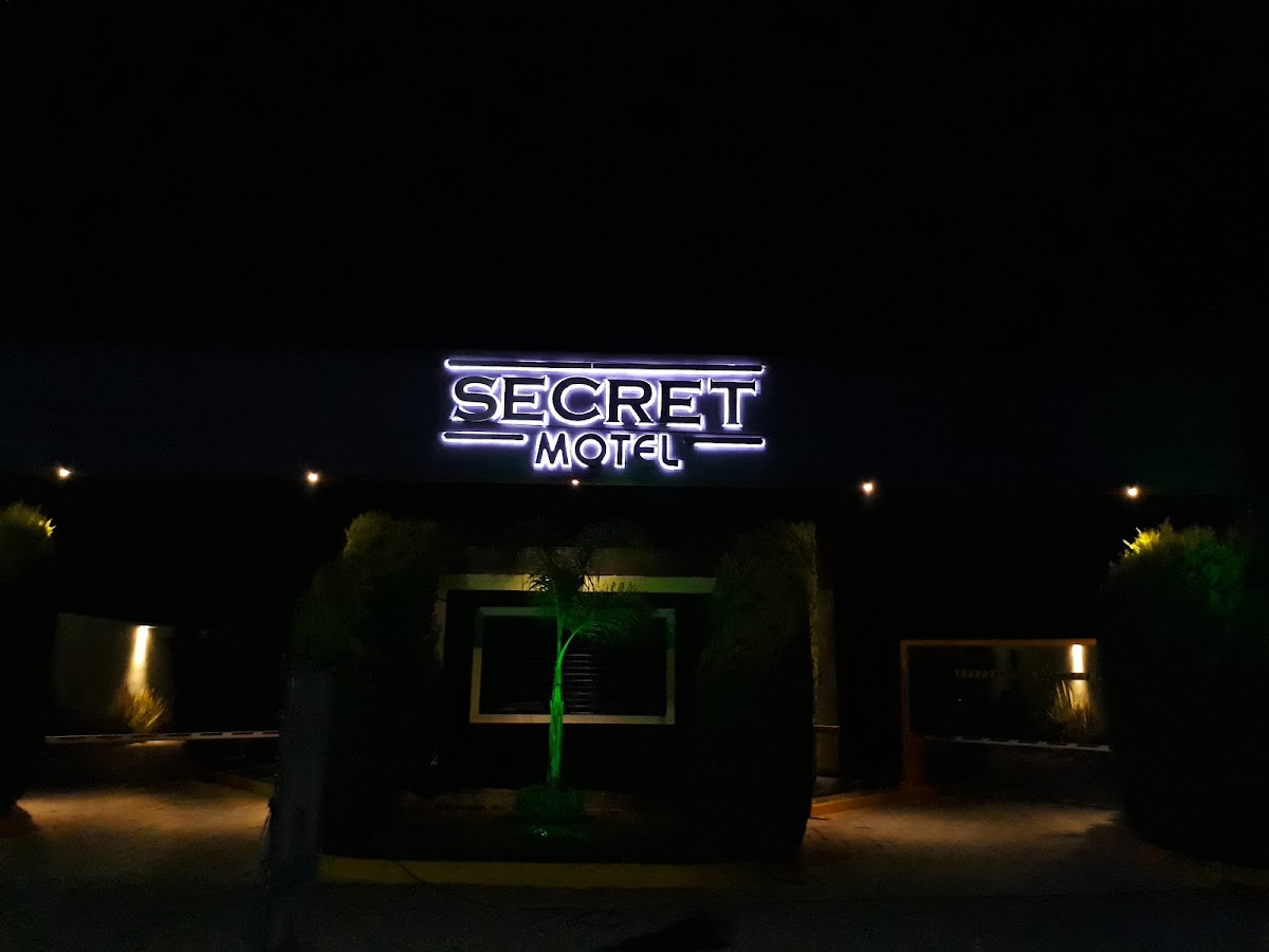 MOTEL SECRET