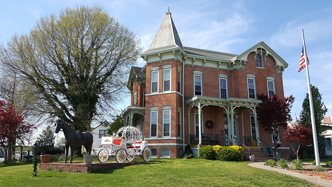 Riverview Mansion