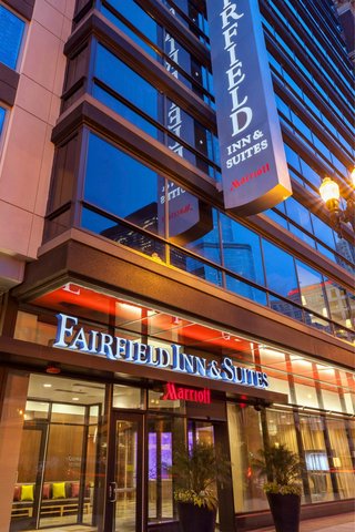 Fairfield by Marriott Inn & Suites Chicago Downtown/River North