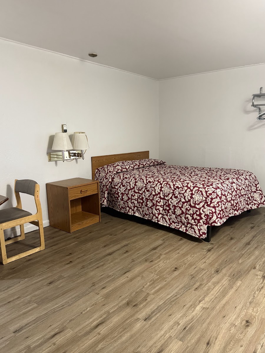 Montclair Lodge photo 2