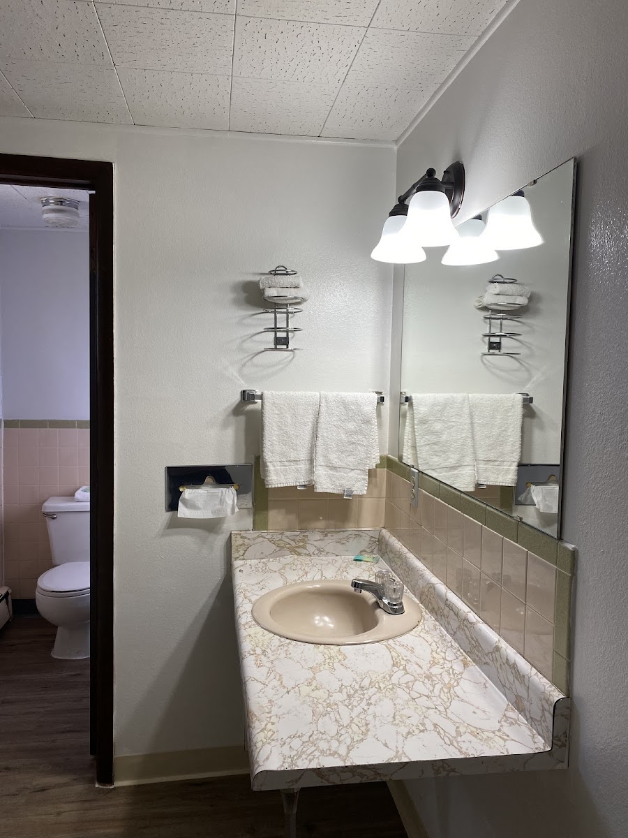 Montclair Lodge photo 3