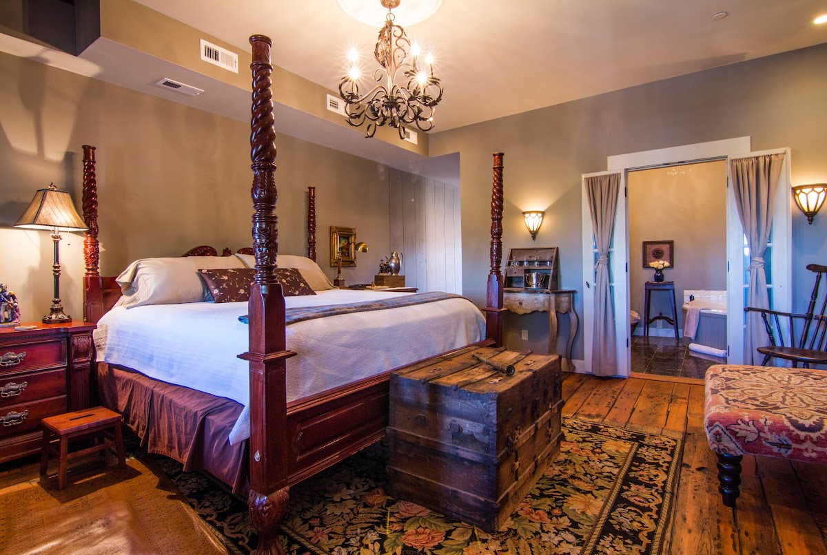 Boone's Colonial Inn photo 2