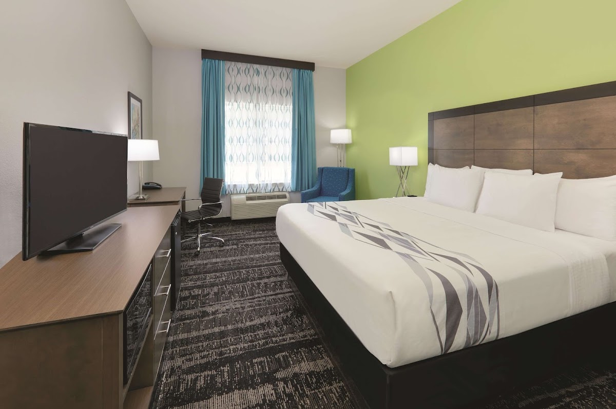 La Quinta Inn & Suites by Wyndham Tyler South photo 2