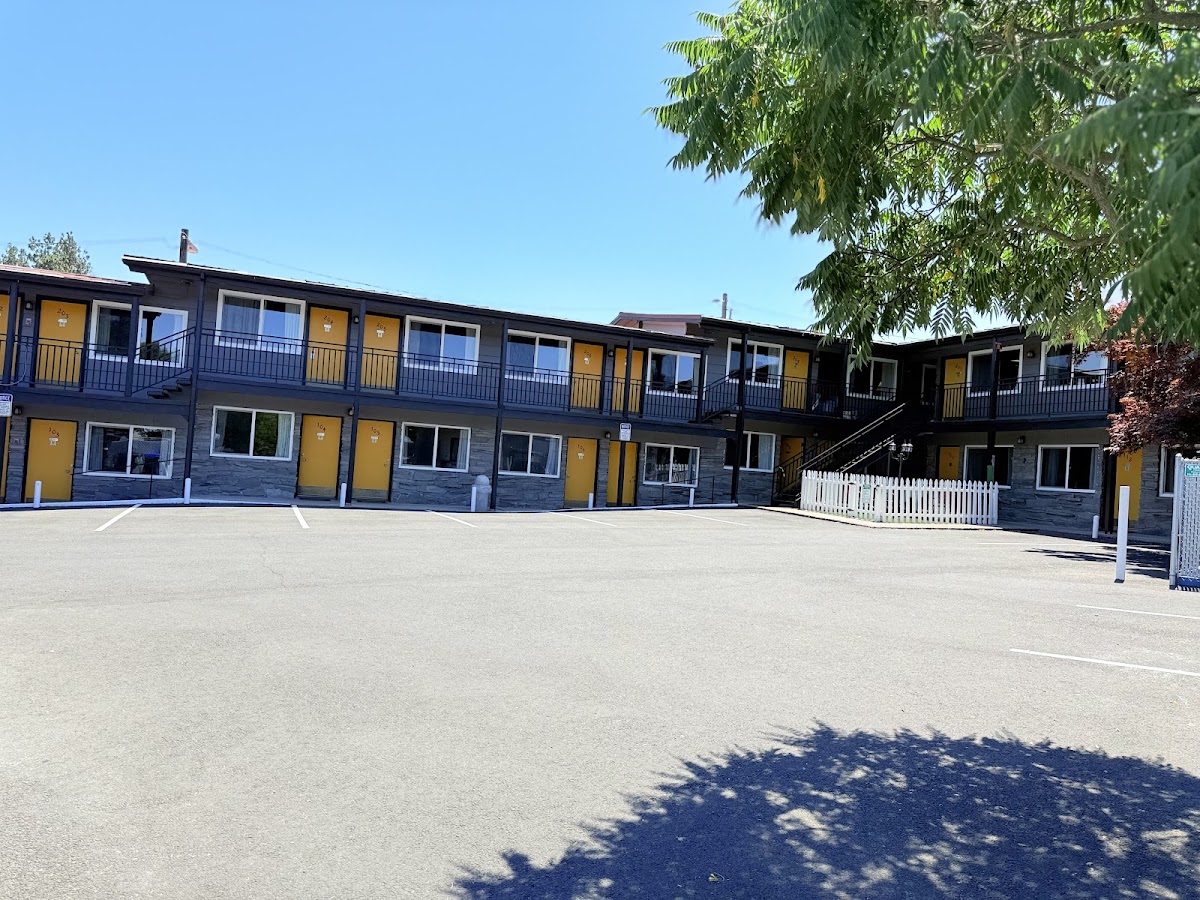 TIMBERS INN AND SUITES