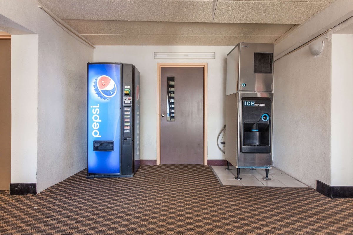 Econo Lodge Lexington photo 3