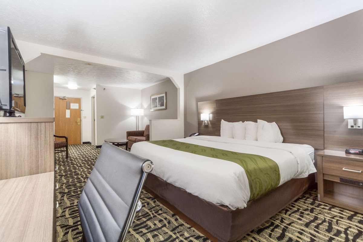 Quality Inn & Suites Omaha Chalco photo 2