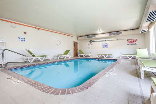 Quality Inn & Suites Omaha Chalco photo 3
