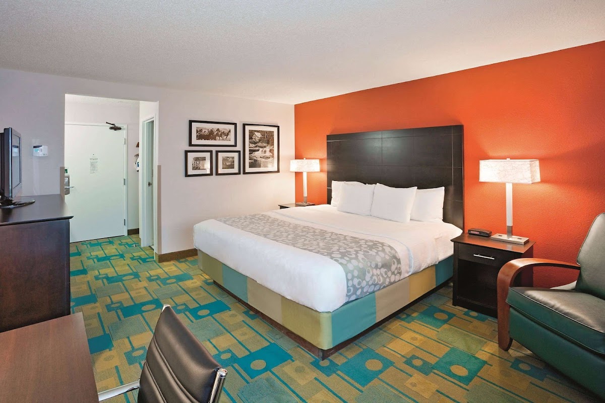 La Quinta Inn & Suites by Wyndham Mansfield OH photo 2